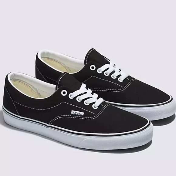 Vans Men’s Era Black
VN000EWZBLK
Sneakers - Picture 4 of 16